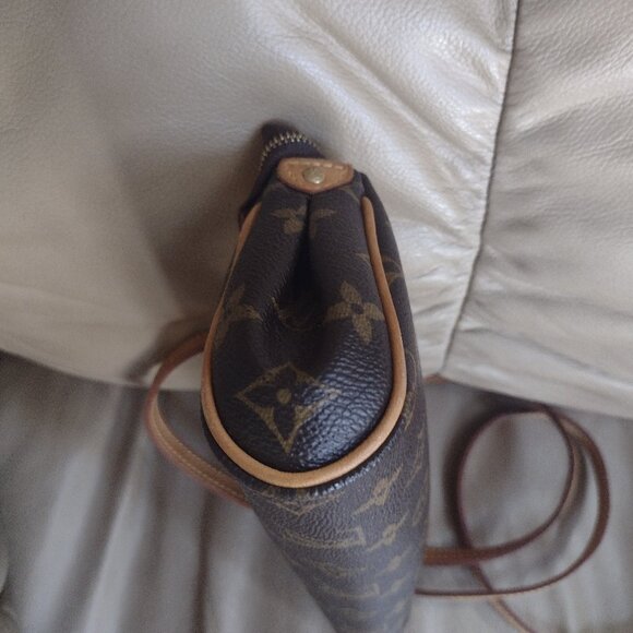 💯% Authentic Louis Vuitton Eva monogram Canvas Crossbody💫 bag - Picture 8 of 15